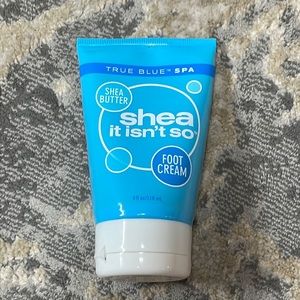 B&BW TRUE BLUE SPA Shea It Isn't So FOOT CREAM